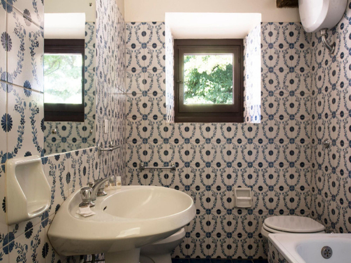 Bathroom 5, House in Tuscany Near Castello di Montozzi, Arezzo