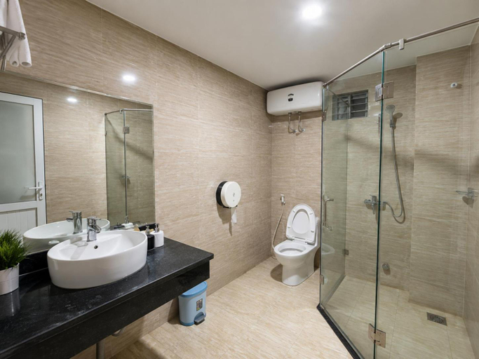 Bathroom 4, New Amely Hotel, Từ Liêm