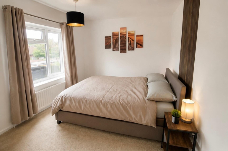 Primary image, House Sleeps 4- Free Parking, Garden, Pet Friendly, Bournemouth