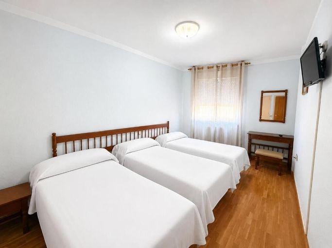 Bedroom 4, Hostal EC Leon, León
