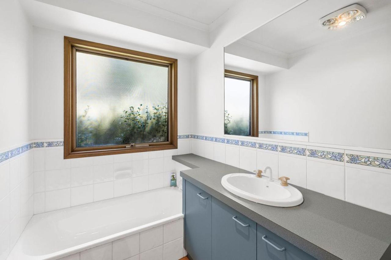 Bathroom, Oasis on Weir, Surf Coast - West