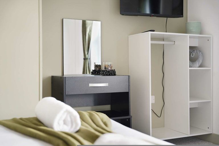 Room 2, Horden 2BR Home Sleeps 6 By Stay With us, Durham