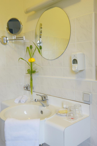 Bathroom, Trans World Hotel Auefeld, Göttingen