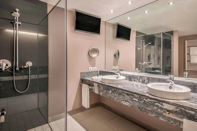 Bathroom 4, Sheraton Grand Salzburg, Salzburg