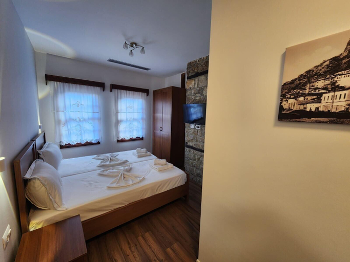 Room 2, Guest House Koxhaku, Beratit