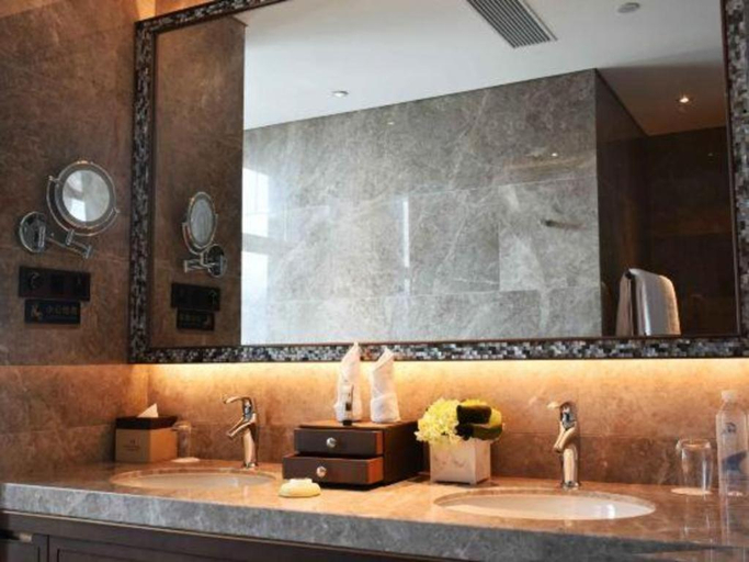 Bathroom 5, Dali Hotel, Dali Bai