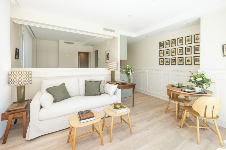 Living area 4, Duque de Pastrana by gaiarooms, Madrid