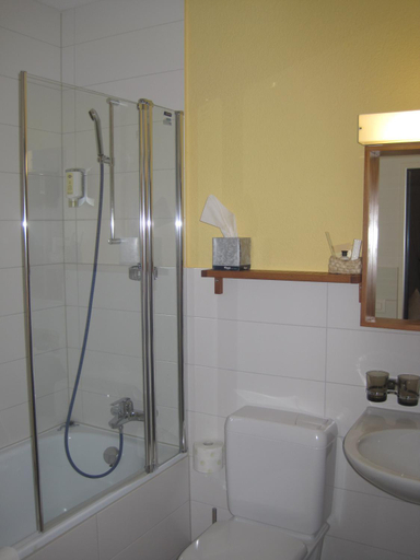 Bathroom 5, Gasthof Lowen, Hinwil