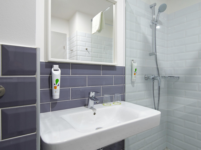 Bathroom 4, ibis Styles Arad, Arad