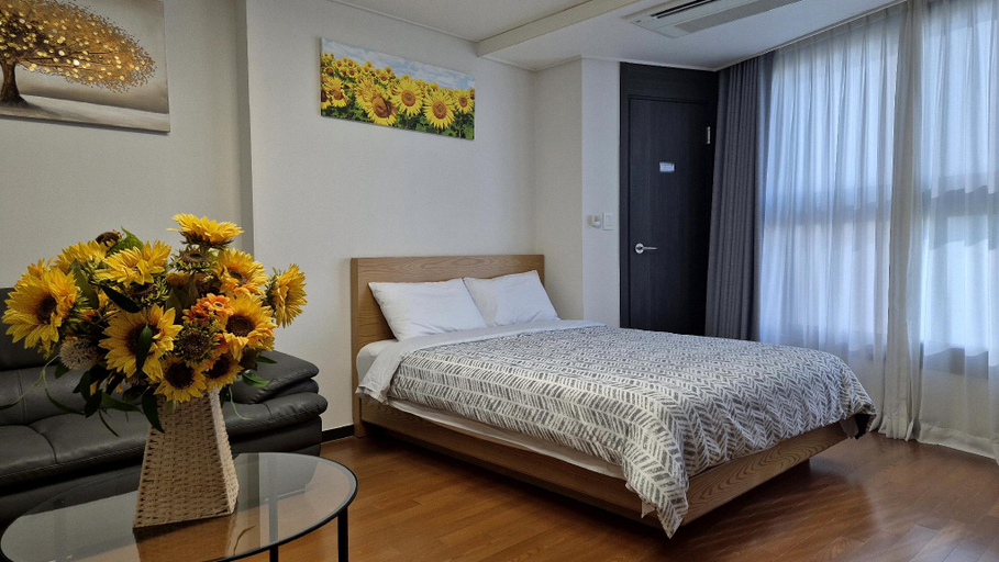 Bedroom 2, Haeundae Ocean View / Netfilx / Beach room (2/46), Haeundae