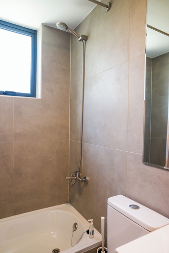 Bathroom 5, Porvenir Apartments by Andes. Parking., Cordillera