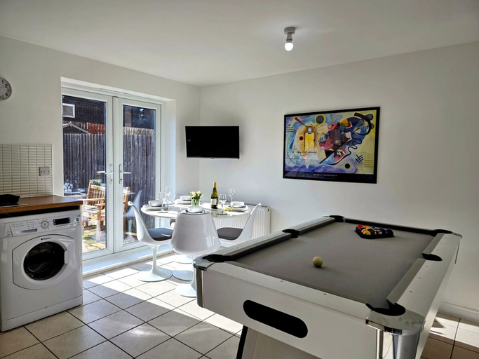 Room 5, Hillwood Court Central Thornaby, Stockton-on-Tees