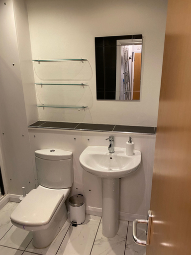 Bathroom, Charming 2 Bedroom Nottingham City Apartment, Nottingham