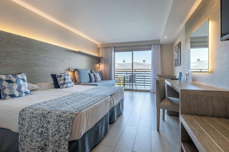 Bedroom 3, Leonardo Royal Hotel Mallorca Palmanova Bay, Baleares