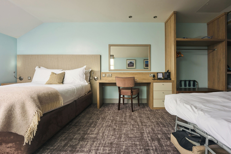 Bedroom 3, County Arms, Cornwall