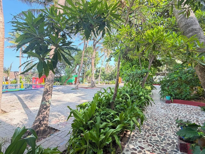 Property grounds 2, Seashore garden beach resort, Kancheepuram