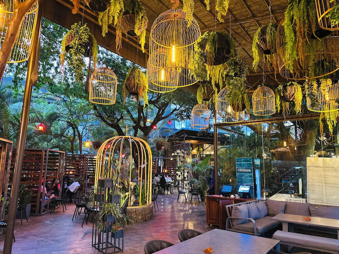 Food & Drinks, Fairway Hotel & Spa, Kampala
