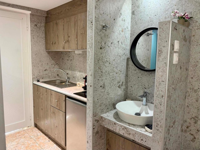Bathroom 4, Peter's Place Studios & Suites, South Aegean
