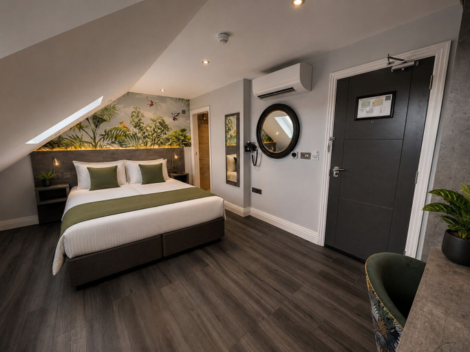 Room 3, Vivatar Heathrow Hotel, London