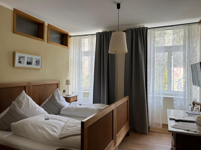 Bedroom 2, Moselland Hotel im Enderttal Zum Onkel Willi, Cochem-Zell