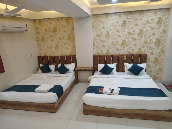 Room 3, Hotel Pratham Inn, Indore
