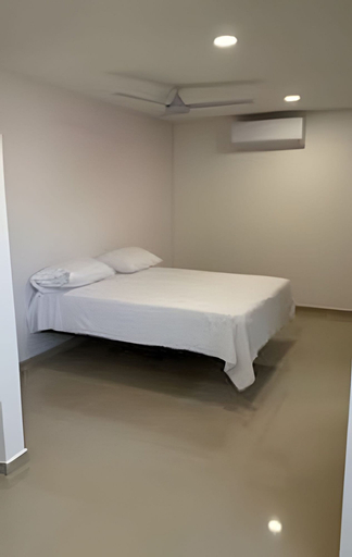 Room 2, HILSY SANJUANELO, Barranquilla