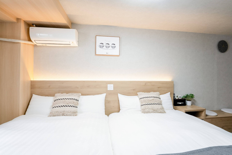 Room 2, b&Kuromon 4, Osaka