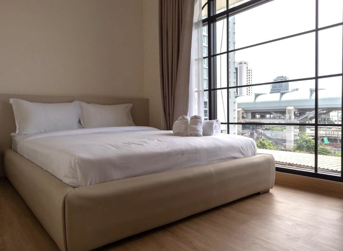 Room 1, Vina Ville Hotel, Ratchathewi