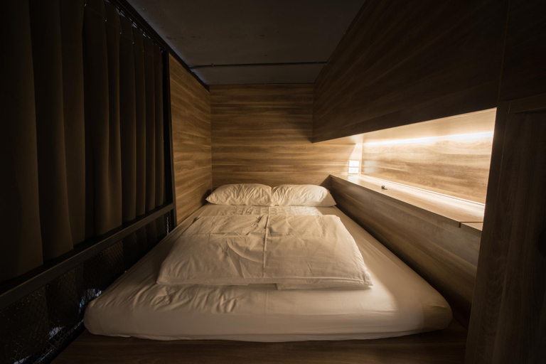 Bedroom, Yor Yak Hostel, Khlong San