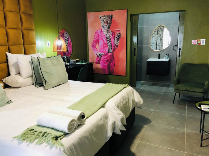 Bedroom 3, Grafiti Boutique Hotel, Waterberg