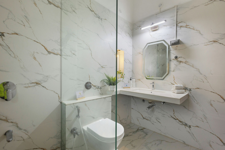Bathroom 4, Alaya Stays Sreelakam 4BHK with Pvt Pool, Raigarh