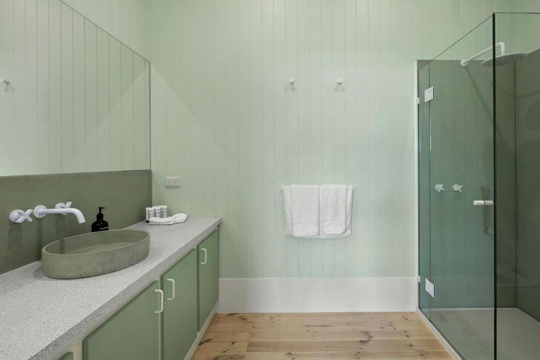 Bathroom 4, The Pink Lodge, Surf Coast - West