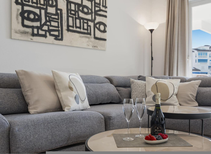 Room 2, Medina Garden 221, Málaga