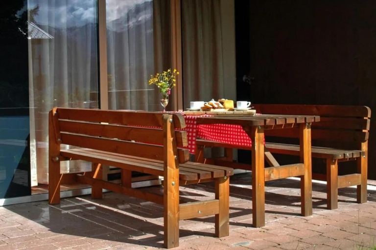 Others 5, Tranquil Mountain Chalet for 8, Zell am See