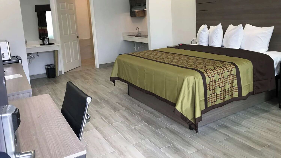 Room 4, Platinum Stay Inn & Suites, Houston