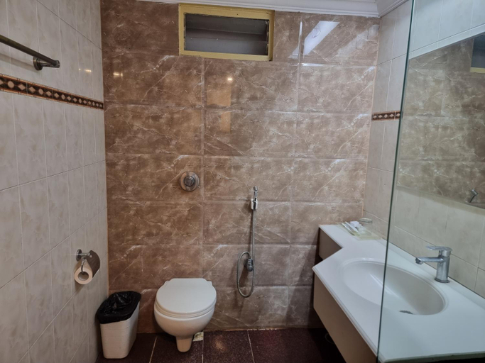 Bathroom 4, Maurya Palace, Mysore