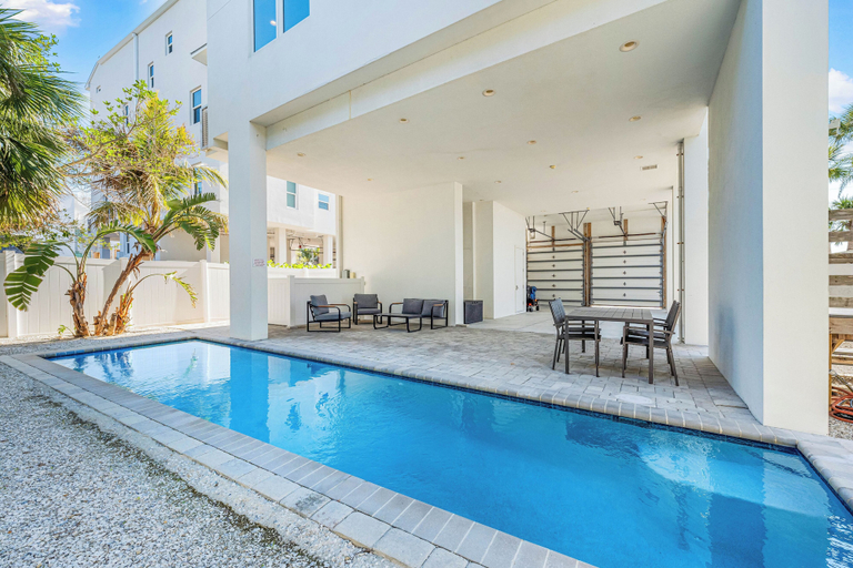 Sport & Beauty 4, Lookout by Beachside Management, Sarasota