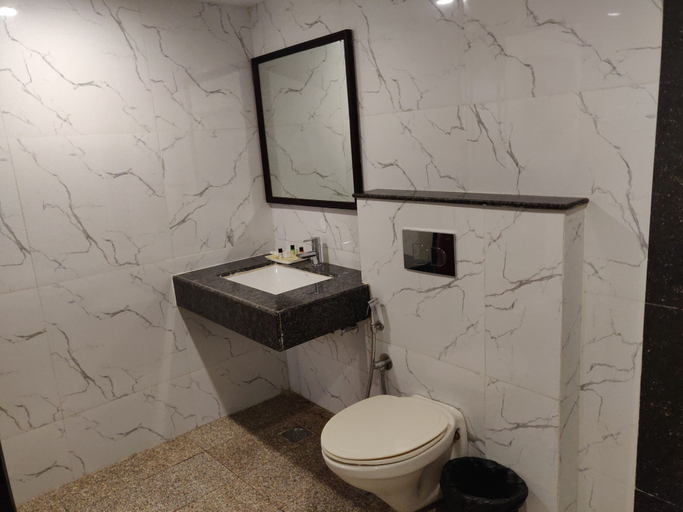 Bathroom 4, Chandra Inn, Jodhpur