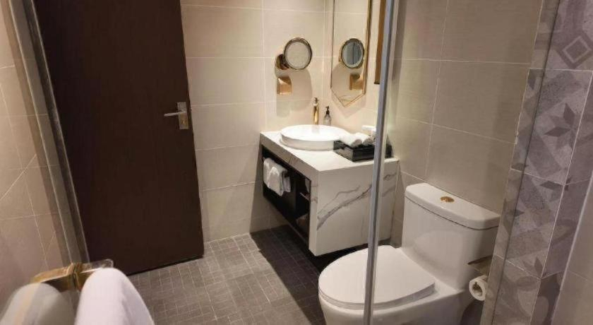 Bathroom 4, Yitel Premium Hotel Shanghai Xuhui, Shanghai
