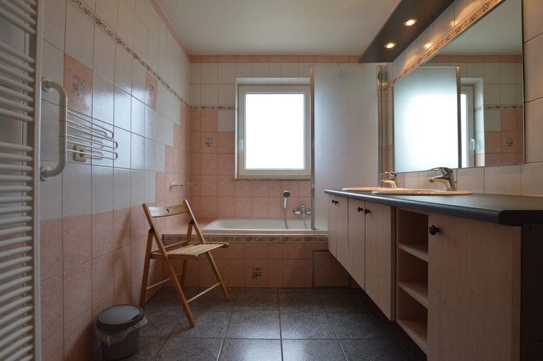 Bathroom 3, Spacious Holiday Home in Ovifat With Terrace, Liège