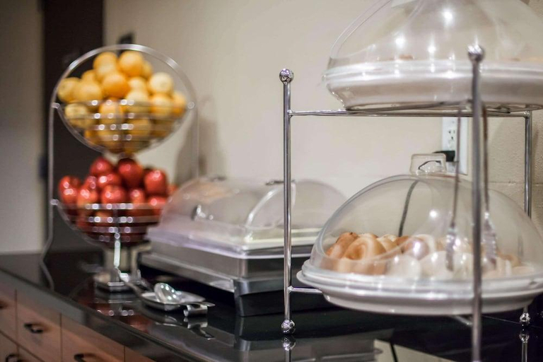 Food & Drinks 4, Sleep Inn & Suites Liberty - Kansas City, Kansas City