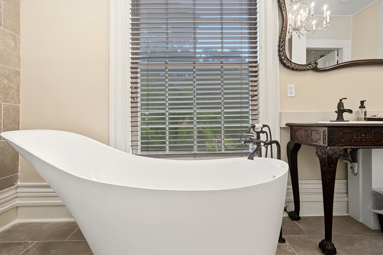 Bathroom 3, The Montgomery B&B, Oktibbeha