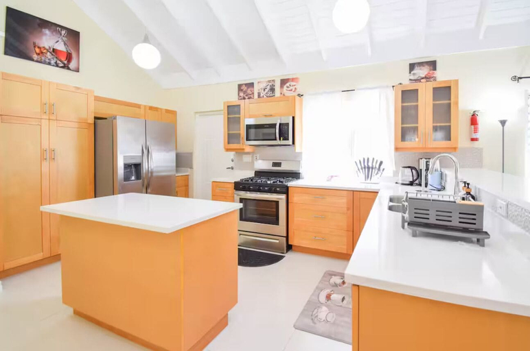 Private kitchen 4, 3BR Family Villa at The Crest