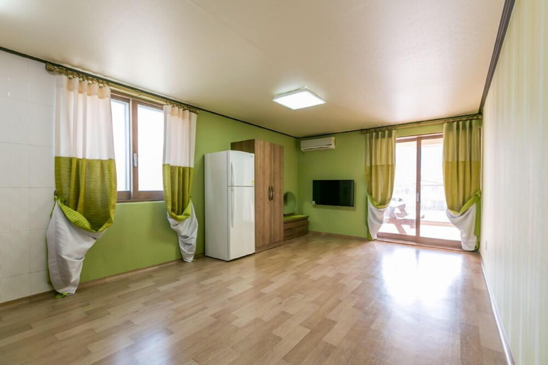 Bedroom 3, Gatnaeum Pension, Geoje
