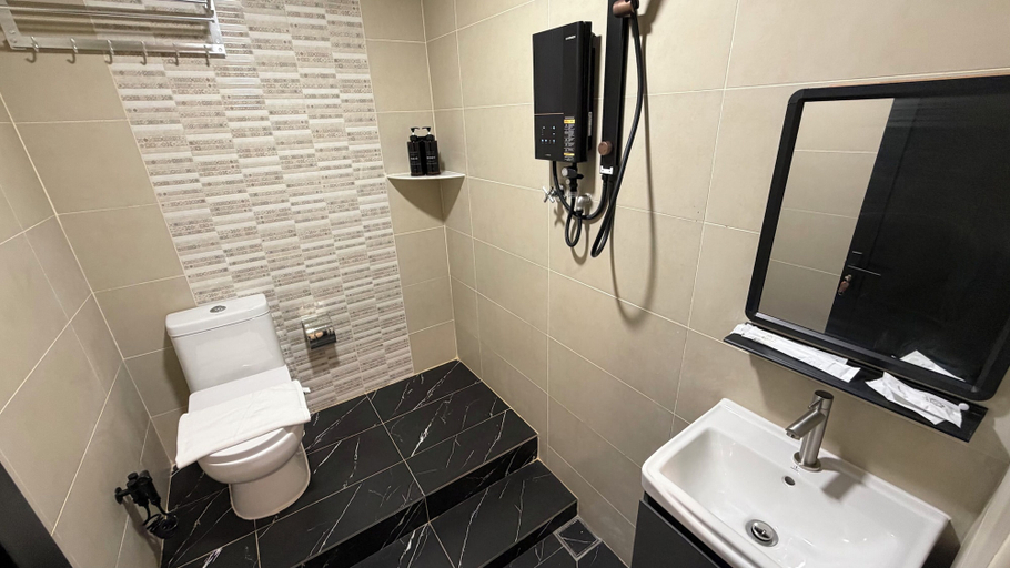 Bathroom 2, S Empire Hotel, Sepang
