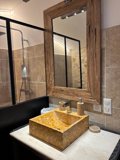 Bathroom, L Ostau de la Treille, Alpes-de-Haute-Provence