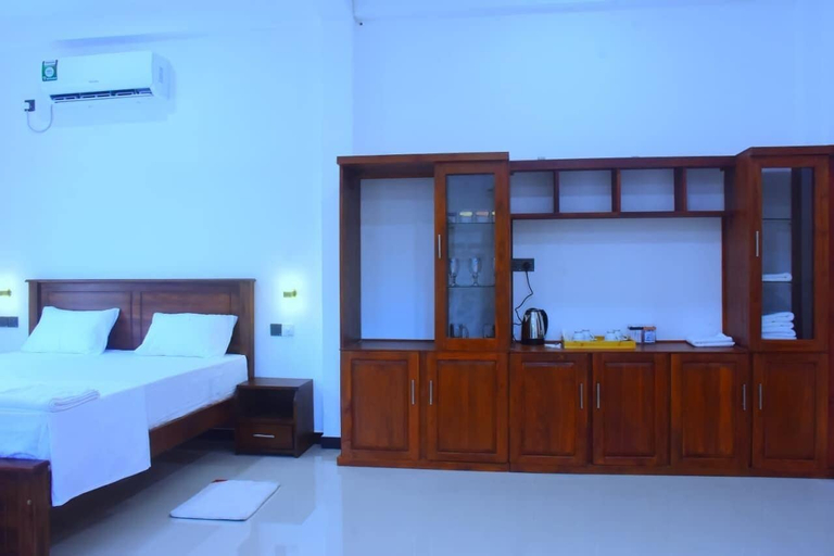Room 2, The 47 Udawalawe, Embilipitiya
