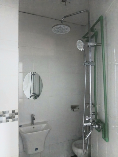 Bathroom 2, Jigs Hotel, Machakos Town