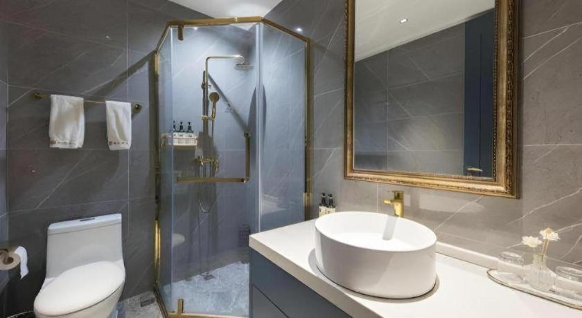 Bathroom 4, Yitingzhenshe Hotel Beijing Qianmen, Beijing