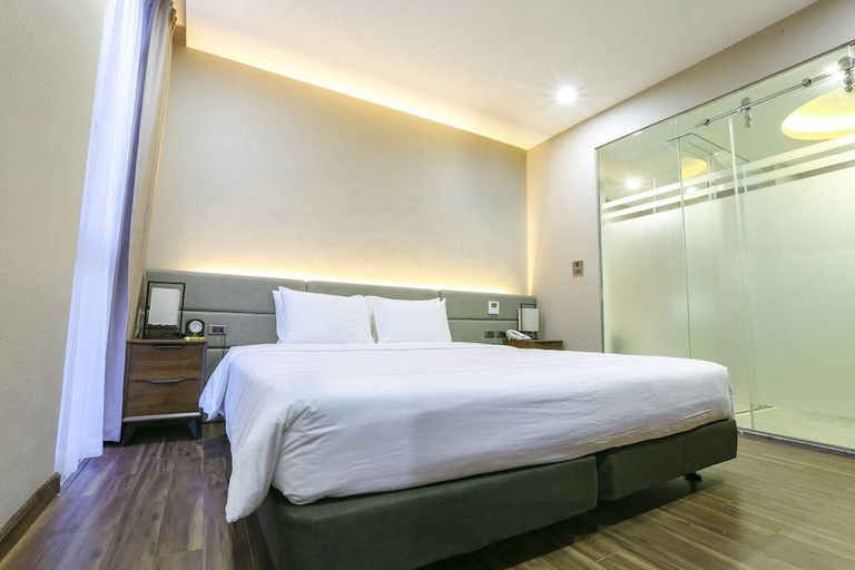 Bedroom 2, Western Skyline Hotel, Từ Liêm